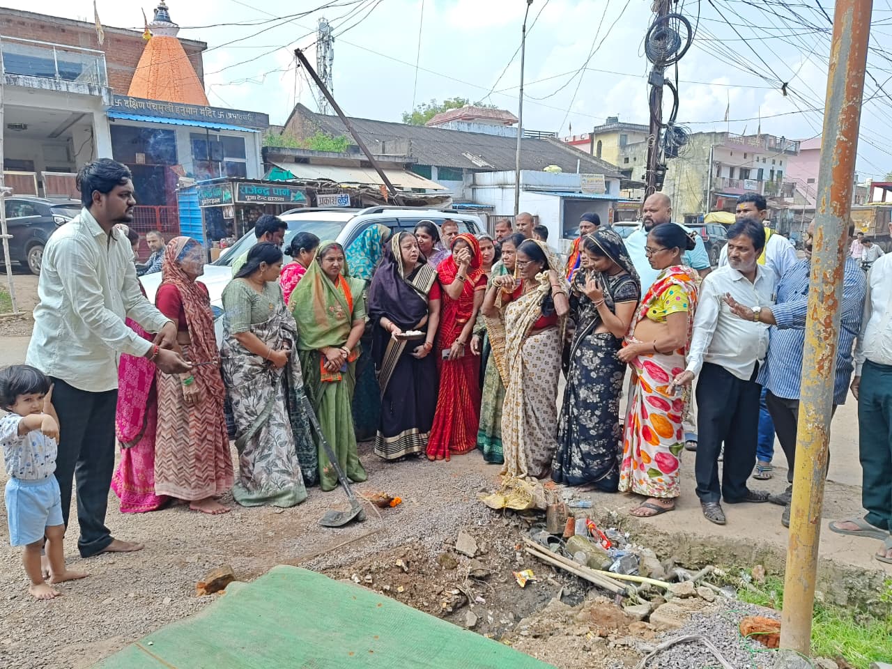 वार्ड नंबर 11 में नाली निर्माण कार्य का भूमि पूजन सम्पन्न, स्वच्छता और विकास की दिशा में उठाया गया महत्वपूर्ण कदम।